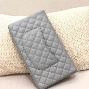 Chanel Flap Bag 28cm AS1918 Grained Calfskin Leather Gold Hardware Spring/Summer 2022 Collection - Image 4