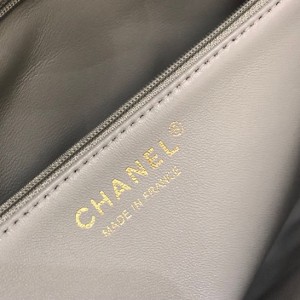 Chanel Flap Bag 28cm AS1918 Grained Calfskin Leather Gold Hardware Spring/Summer 2022 Collection - Image 9