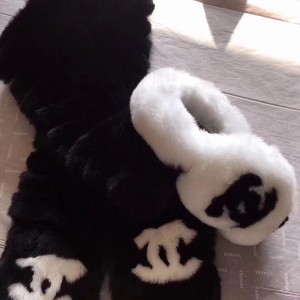 Chanel Fur Earmuffs Ear Warmers - Image 8