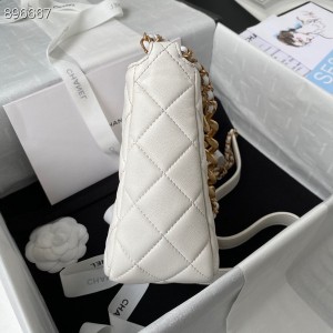 Chanel Hobo Shoulder Bag 16cm AS3111 Lambskin Leather Gold Hardware Spring/Summer 2022 Collection - Image 3