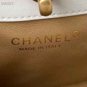 Chanel Hobo Shoulder Bag 16cm AS3111 Lambskin Leather Gold Hardware Spring/Summer 2022 Collection - Image 10