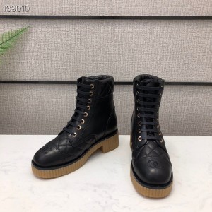 Chanel Lace Up Gum Sole Combat Boots Calfskin Leather Fall/Winter 2020 Collection - Image 5