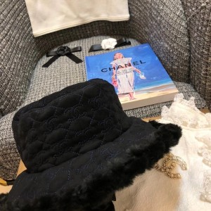 Chanel Logo Fur Bucket Hat Fall/Winter 2020 Collection - Image 7
