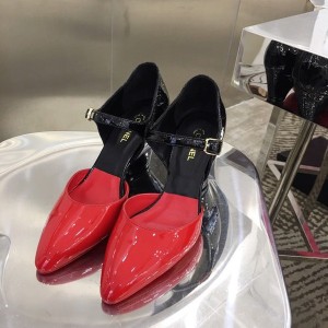 Chanel Mary Jane Two-Tone Pumps Patent Leather Spring/Summer 2020 Collection - Image 5