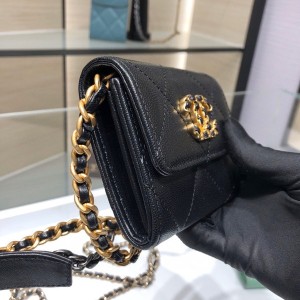 Chanel Mini Cardholder 19 Bag 12cm Lambskin Leather Gold Hardware Fall/Winter 2020 Collection - Image 5