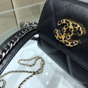 Chanel Mini Cardholder 19 Bag 12cm Lambskin Leather Gold Hardware Fall/Winter 2020 Collection - Image 9