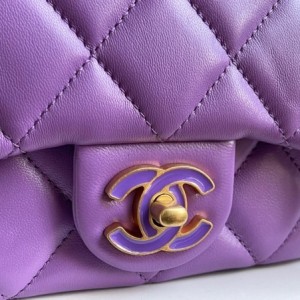 Chanel Mini Flap Bag 18cm AS3113 Lambskin Leather Gold Hardware Spring/Summer 2022 Collection - Image 6