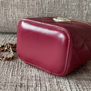 Chanel Mini Vanity Case Bag 12CM Calfskin Leather Gold Hardware Spring/Summer 2021 Collection - Image 3