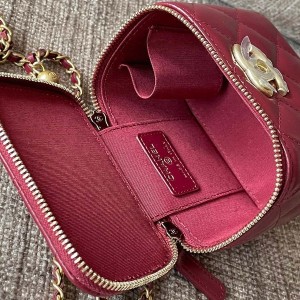 Chanel Mini Vanity Case Bag 12CM Calfskin Leather Gold Hardware Spring/Summer 2021 Collection - Image 4