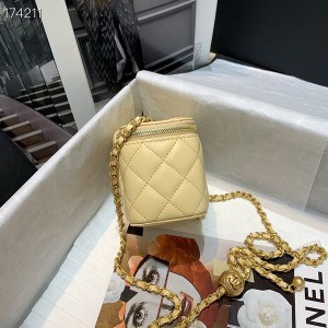 Chanel Mini Vanity Case Bag with Charm Chain 10cm Lambskin Leather Gold Hardware Spring/Summer 2021 Collection - Image 5