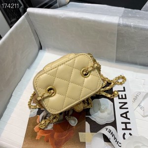 Chanel Mini Vanity Case Bag with Charm Chain 10cm Lambskin Leather Gold Hardware Spring/Summer 2021 Collection - Image 8