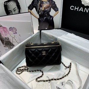 Chanel Mini Vanity Case Shoulder Bag 18cm Gold Hardware Lambskin Leather Spring/Summer 2021 Collection - Image 3