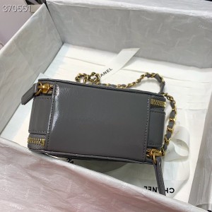 Chanel Mini Vanity Case With Woven Chain Handle 14cm AS2178 Lambskin Leather Gold Hardware Fall/Winter 2020 Collection - Image 4
