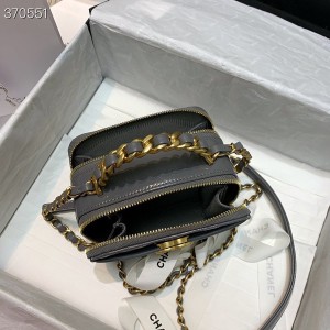 Chanel Mini Vanity Case With Woven Chain Handle 14cm AS2178 Lambskin Leather Gold Hardware Fall/Winter 2020 Collection - Image 5