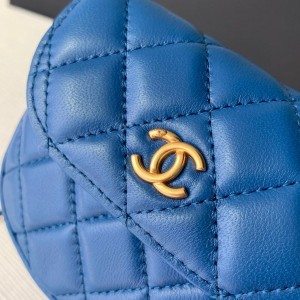 Chanel Mini Waist Bag with Charm Chain 10cm Lambskin Leather Gold Hardware Fall/Winter 2020 Collection - Image 3