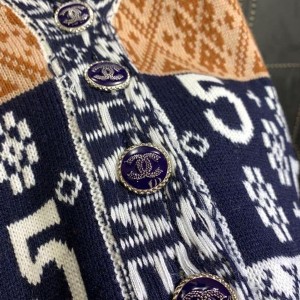 Chanel Motif Cardigan Womens Waist Length Cardigan Fall/Winter 2020 Collection - Image 5