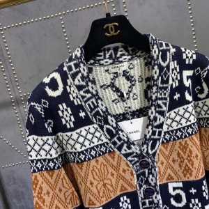 Chanel Motif Cardigan Womens Waist Length Cardigan Fall/Winter 2020 Collection - Image 9