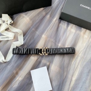 Chanel Pearl CC Logo Waist Belt Gold Hardware Spring/Summer 2020 Collection - Image 3