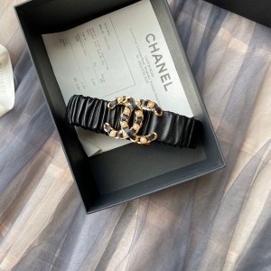 Chanel Pearl CC Logo Waist Belt Gold Hardware Spring/Summer 2020 Collection - Image 4