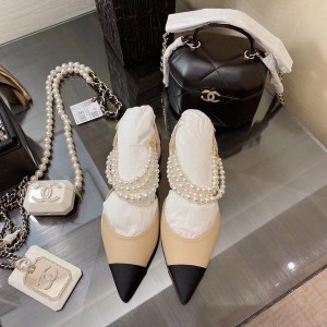 Chanel Pearl Chain Embellished Flats Calfskin Leather Fall/Winter 2021 Collection - Image 3