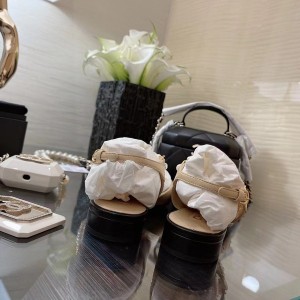 Chanel Pearl Chain Embellished Flats Calfskin Leather Fall/Winter 2021 Collection - Image 5