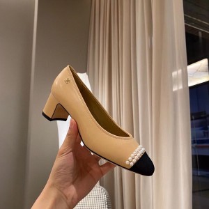 Chanel Pearl Embellished Pumps Calfskin Leather Fall/Winter 2021 Collection - Image 4