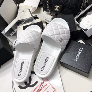 Chanel Quilted Sandals Lambskin Leather Spring/Summer 2020 Collection - Image 3