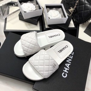 Chanel Quilted Sandals Lambskin Leather Spring/Summer 2020 Collection - Image 8