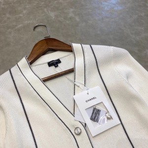 Chanel Rib Knit Cardigan Shirt Fall/Winter 2020 Collection - Image 4