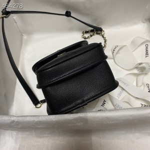 Chanel Round Flap Bag 18cm Grained Leather Spring/Summer 2021 Collection - Image 8