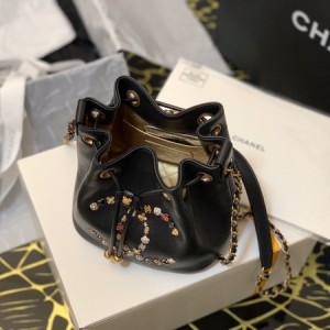 Chanel Studded CC Detail Drawstring Bucket Bag 20cm Gold Hardware Lambskin Leather Spring/Summer 2020 Collection - Image 9