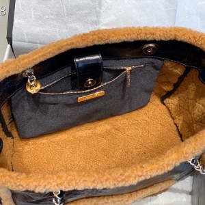 Chanel Teddy Shearling Deauville Tote Bag 33cm Calfskin Leather Gold Hardware Fall/Winter 2019 Collection - Image 7