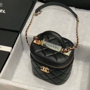 Chanel Trendy CC Vanity Case Bag 24cm Lambskin Leather Cruise 2020 Collection - Image 4