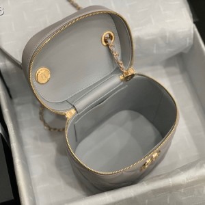 Chanel Trendy CC Vanity Case Bag 24cm Lambskin Leather Cruise 2020 Collection - Image 8