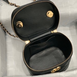Chanel Trendy CC Vanity Case Bag 24cm Lambskin Leather Cruise 2020 Collection - Image 8