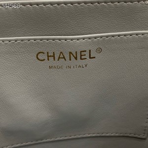 Chanel Trendy CC Vanity Case Bag 24cm Lambskin Leather Cruise 2020 Collection - Image 9