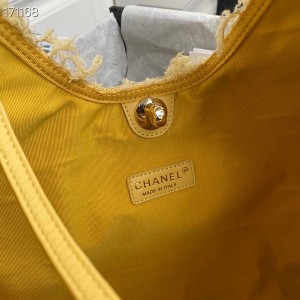 Chanel Tweed Calfskin Hobo Bag 40cm Gold Hardware Cruise 2021 Seasonal Collection - Image 3