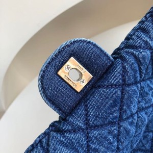Chanel Vintage XXL Flap Bag 46cm Denim Canvas Gold Hardware Spring/Summer 2022 Collection - Image 5