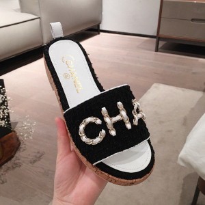 Chanel Woven Chain Cork Mules Sandals Tweed/Calfskin Leather Spring/Summer 2020 Collection - Image 7