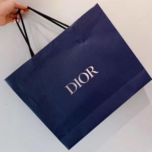 Christian Dior 30 Montaigne Houndstooth Shawl Scarf 140cm Fall/Winter 2019 Collection - Image 10