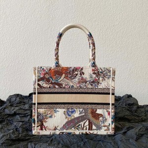 Christian Dior Book Tote Bag 25cm 1265 Jardin d'Hiver Embroidery Embroidered Canvas Fall/Winter 2022 Collection - Image 3