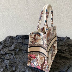 Christian Dior Book Tote Bag 25cm 1265 Jardin d'Hiver Embroidery Embroidered Canvas Fall/Winter 2022 Collection - Image 5