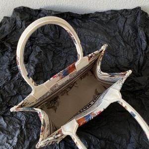 Christian Dior Book Tote Bag 25cm 1265 Jardin d'Hiver Embroidery Embroidered Canvas Fall/Winter 2022 Collection - Image 7