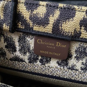 Christian Dior Book Tote Bag 25cm 1265 Mizza Embroidery Canvas Fall/Winter 2022 Collection - Image 8