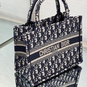 Christian Dior Book Tote Bag 25cm 1265 Oblique Embroidered Canvas Fall/Winter 2022 Collection - Image 3