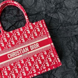 Christian Dior Book Tote Bag 25cm 1265 Oblique Embroidered Canvas Fall/Winter 2022 Collection - Image 4