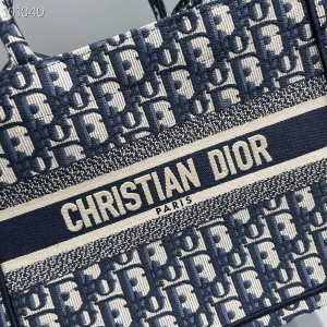 Christian Dior Book Tote Bag 25cm 1265 Oblique Embroidered Canvas Fall/Winter 2022 Collection - Image 7
