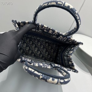 Christian Dior Book Tote Bag 25cm 1265 Oblique Embroidered Canvas Fall/Winter 2022 Collection - Image 8
