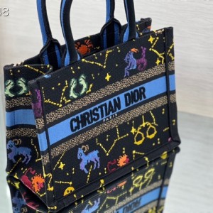 Christian Dior Book Tote Bag 25cm 1265 Pixel Zodiac Embroidery Canvas Fall/Winter 2022 Collection - Image 3