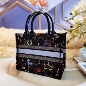 Christian Dior Book Tote Bag 25cm 1265 Pixel Zodiac Embroidery Canvas Fall/Winter 2022 Collection - Image 3